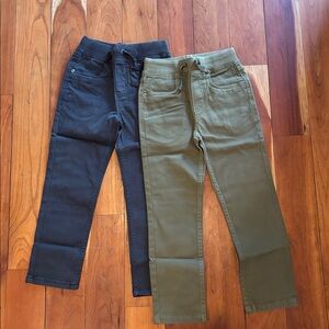 Hanna Andersson Kids Casual Pant Set in Washed Black and Olive Green